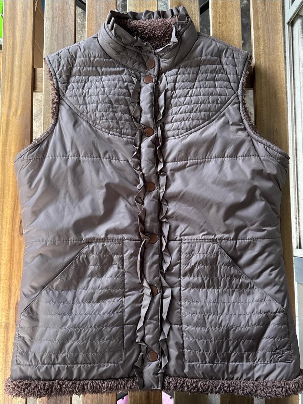 2000s Billabong Brown Quilted Ruffle-Trim Vest - Women